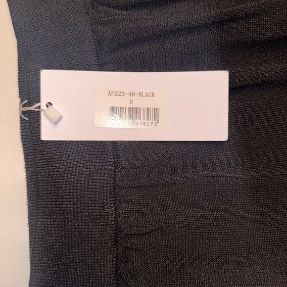 NWT All Fenix Women’s Black Knit High Waist Loose Fit Crop Pant Size Small - Picture 2 of 6